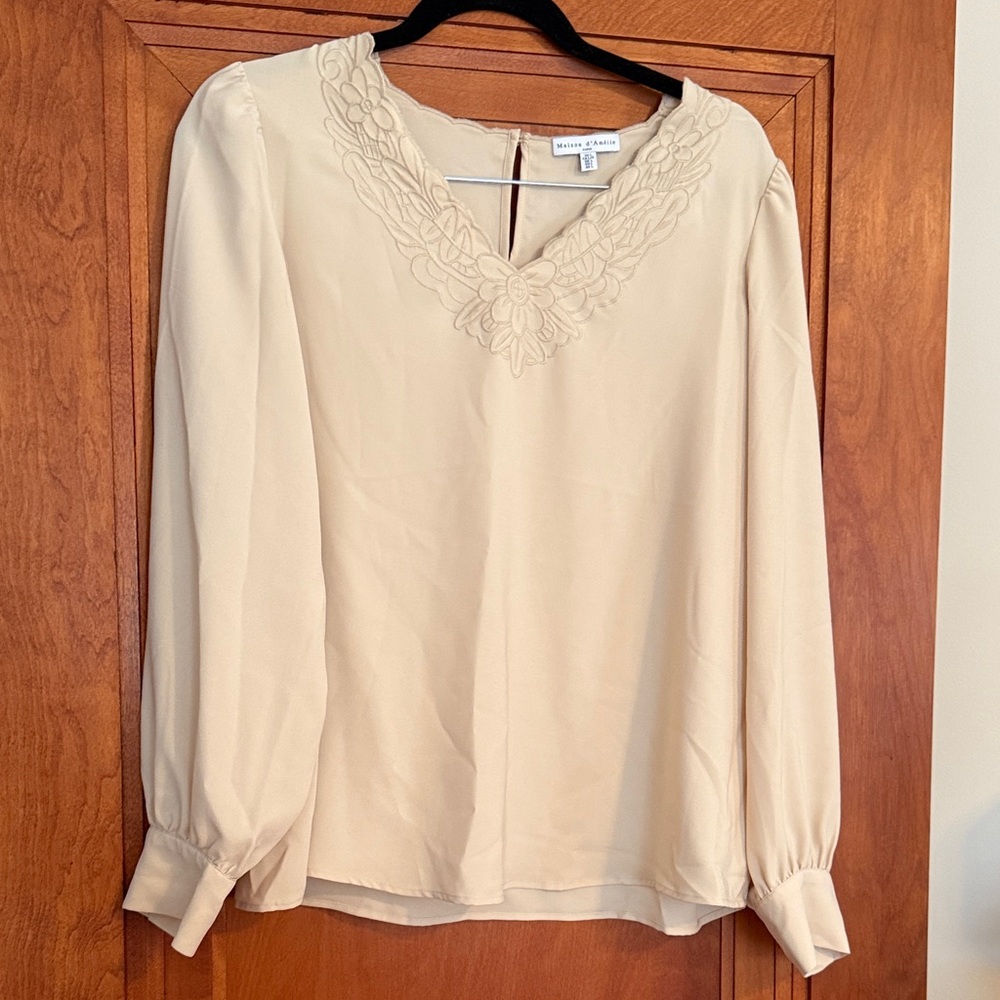 Cream Maidon d’Amelie Blouse with Floral Embroidery